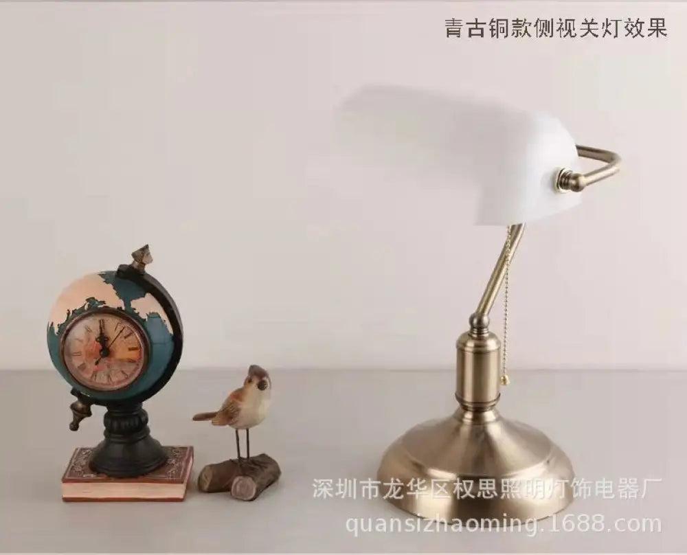 Republic of China retro table lamp creative personality bedroom bedside lamp office study table lamp decorative art